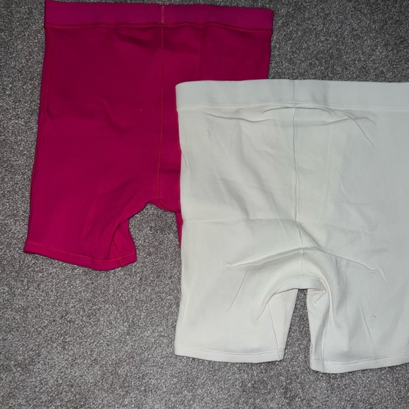 Skims Raspberry and Bone Cotton Rib Boxers - Picture 4 of 9